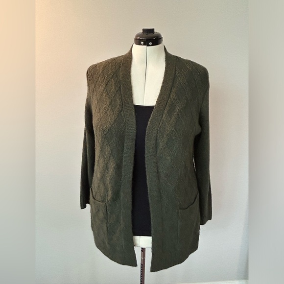 Amazing Hunter Green Cardigan - Picture 1 of 6